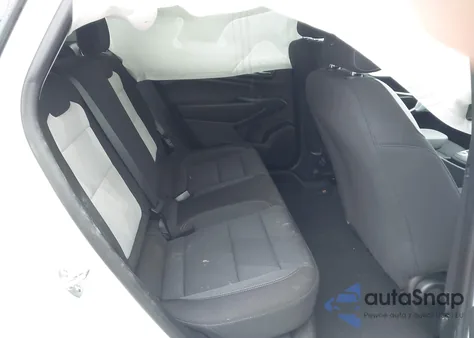 2025 Chevrolet Trax Fwd Ls z USA, uszkodzony, nr VIN KL77LFEP9SC178437